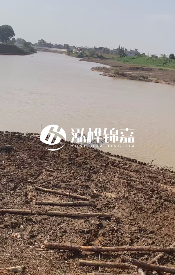 打松木樁施工用什么機(jī)械最好-松木樁施工技術(shù)要求？