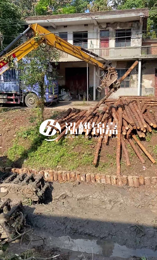 吉安挖機(jī)打木樁專業(yè)施工-河道護(hù)坡打樁能否防止河岸塌陷？