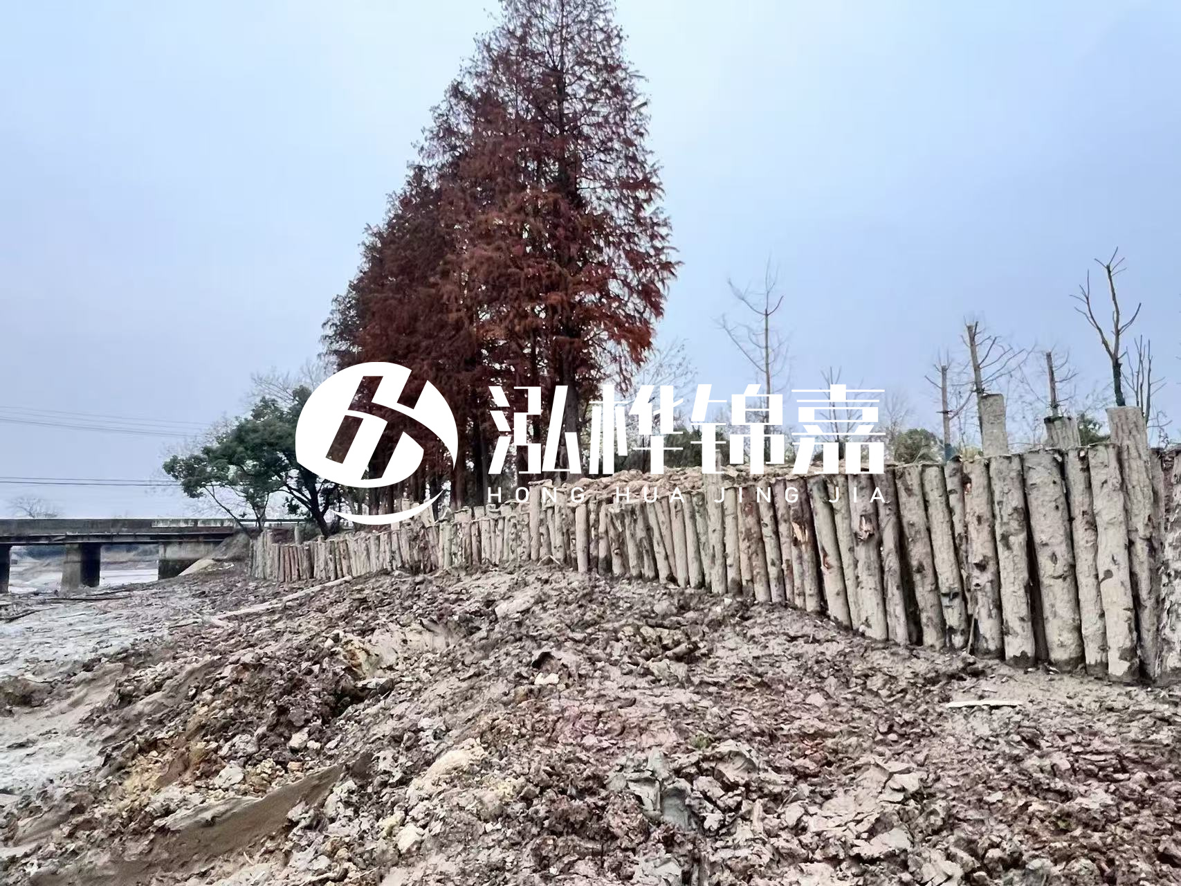 平?jīng)鐾跈C(jī)打木樁專業(yè)施工-松木樁工程量怎么計(jì)算的？